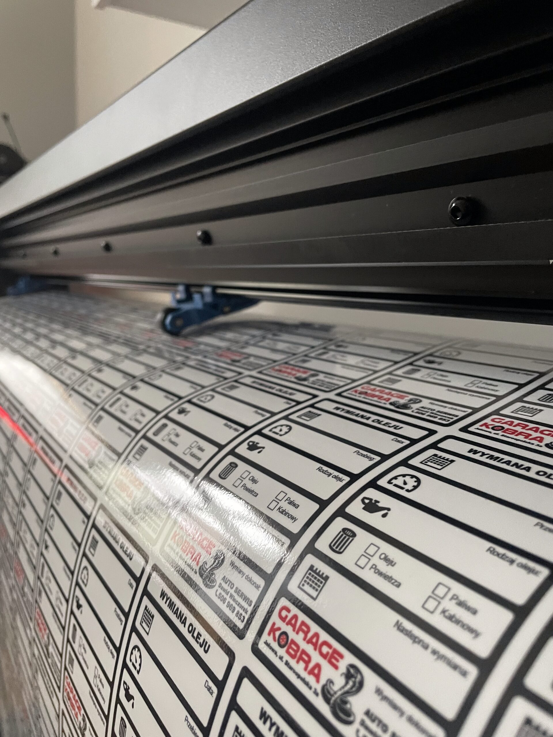 Naklejki wycinane i drukowane